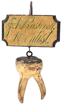 Very vintage dentist sign