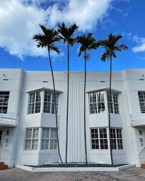 An architecturally forward walk around Miami Beach.(at Miami, Florida)https://www.instagram.com/p/CK