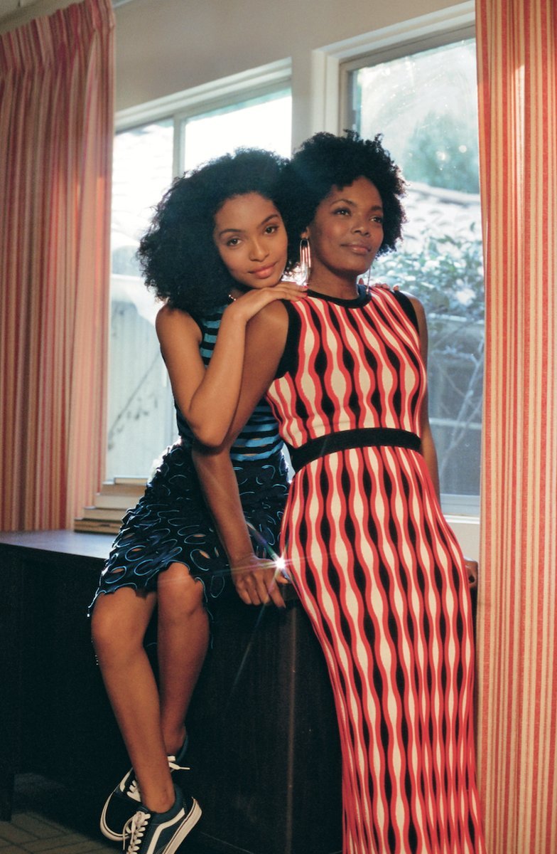 melanatedchyld:  securelyinsecure:  aries0331:Yara Shahidi and her family for Glamour