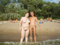 naturist young couplehttp://blogzen00.tumblr.com/