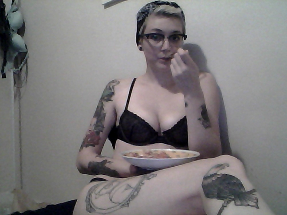 adamandium:  adamandium:  Very few things are better than eating lasagna in your