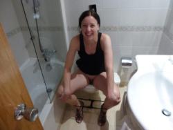 Amateur Girls on the Toilet