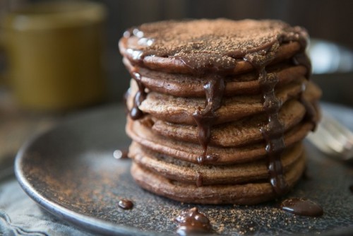 http://theminimalistvegan.com/easy-vegan-chocolate-pancakes/