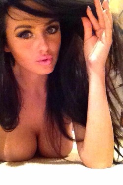 hot-in-here:  Abigail Ratchford