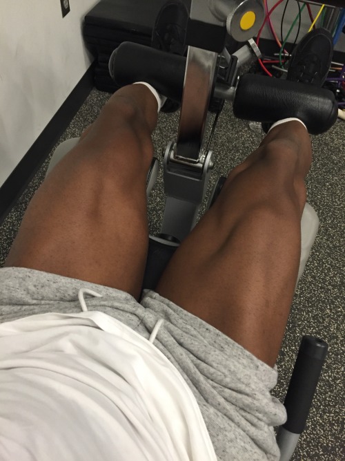 callmemilo2x:   Gym after a long 9 hours at work! Gotta get my body back together!   aaaaaand im here 4 dis 3456and7