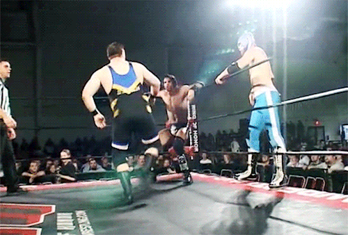 mith-gifs-wrestling - Kevin uses Tyler Black’s shirt to rude...