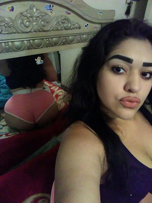 brown-tities:  Latina with huge booty!