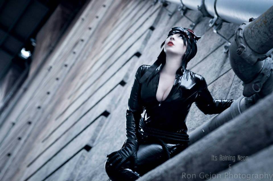 kamikame-cosplay:  Great Cat Woman from DC Comics by Its Raining Neon. Photos by Shape.
