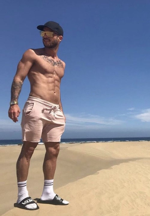 thongfaggot: Hot, young, alpha jock getting about in his vans & white crew socks down the beach, and his vans & black socks down the jetty… fuck yeah - a fag’s fucking dream!