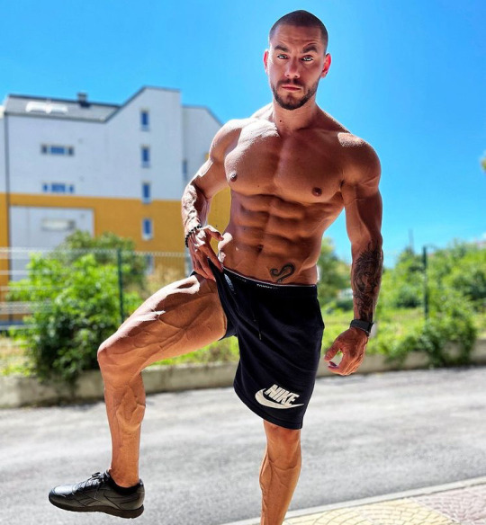 XXX musclemengalaxy:https://instagram.com/mariovatov?utm_medium=copy_link photo