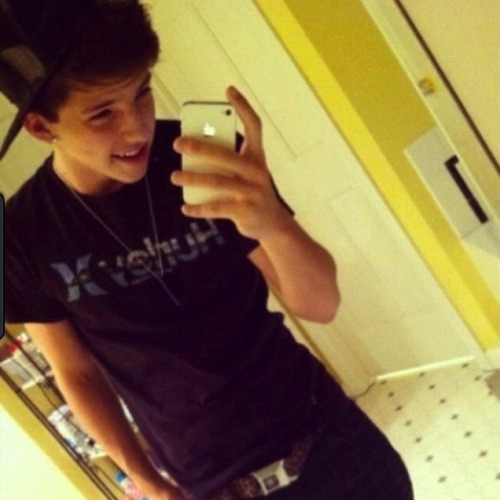 gaytwinksboysnude:    Watch My Free Cam ☆ I’m On Now! -Click Here- #ReblogMe ツ