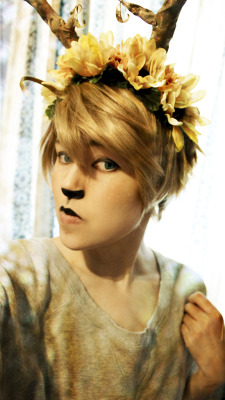 efficaciousicarus:  ✯ King Democratically Elected Leader of the Forest ✯So my friend challenged me to try out fawn make-up (the horns are a mess that I threw together yesterday haha)