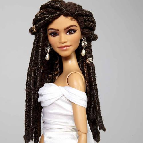 domsleath: dollgenie: Zendaya OOAK Barbie doll by Mattel designer Carlyle Nuera. This is very import