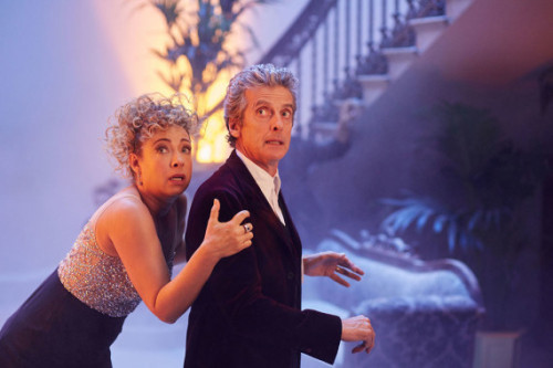 consulting-timelady:New photos of Alex Kingston and Peter Capaldi on the Doctor Who Christmas Specia
