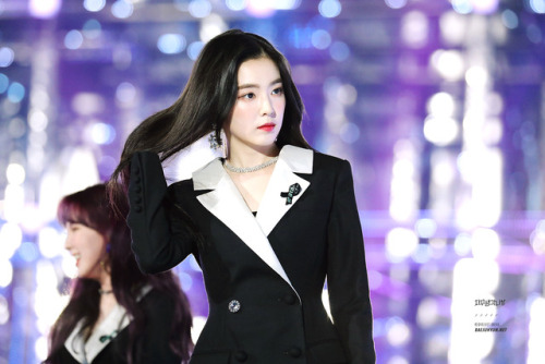 fyeah-irene:think b | editing is allowed, but please credit! (1, 2)