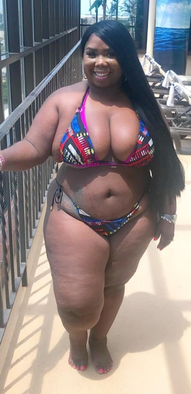 mlka1984: jrawz:           The fact she would wear a two piece in public makes her a real BAD BITCH  