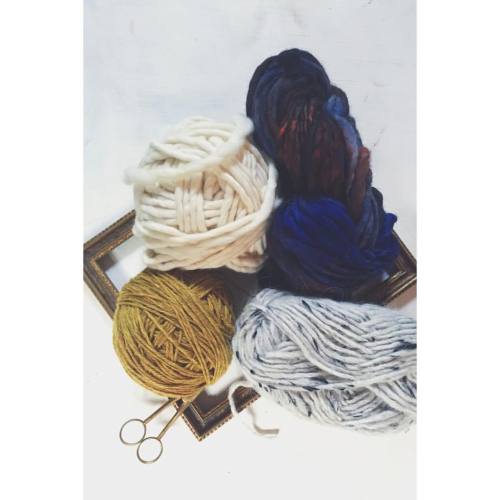 farmgroupie: These colours make me really happy #yarnporn #color #colour #weaving #weaversofig #weav