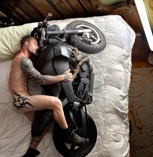 http://nudedriver.tumblr.com/post/115084627594