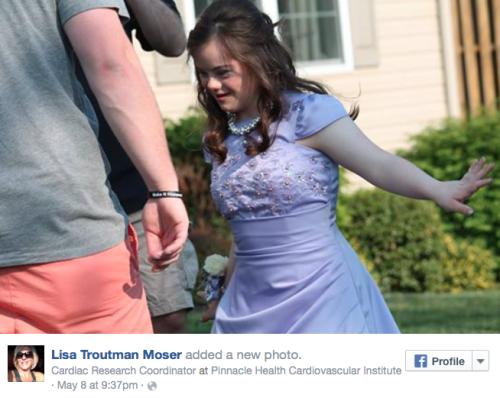 katblaque:  country-darlinn:  pre-med-timelord:  –dopamine:  micdotcom:  8 years ago, Ben promised to take Mary to prom. Last week it came true.Ben and Mary’s friendship began in elementary school and was first noticed by their fourth grade teacher,