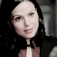 laurenslorelai:  Robin Hood + making his queen smile in 4x08 ｡◕‿◕｡ 