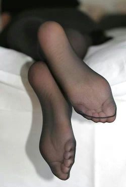 https://64.media.tumblr.com/e28e9a0b554fb71a53147baa981251e3/tumblr_nezs5vn4mY1t6seleo1_500.jpg