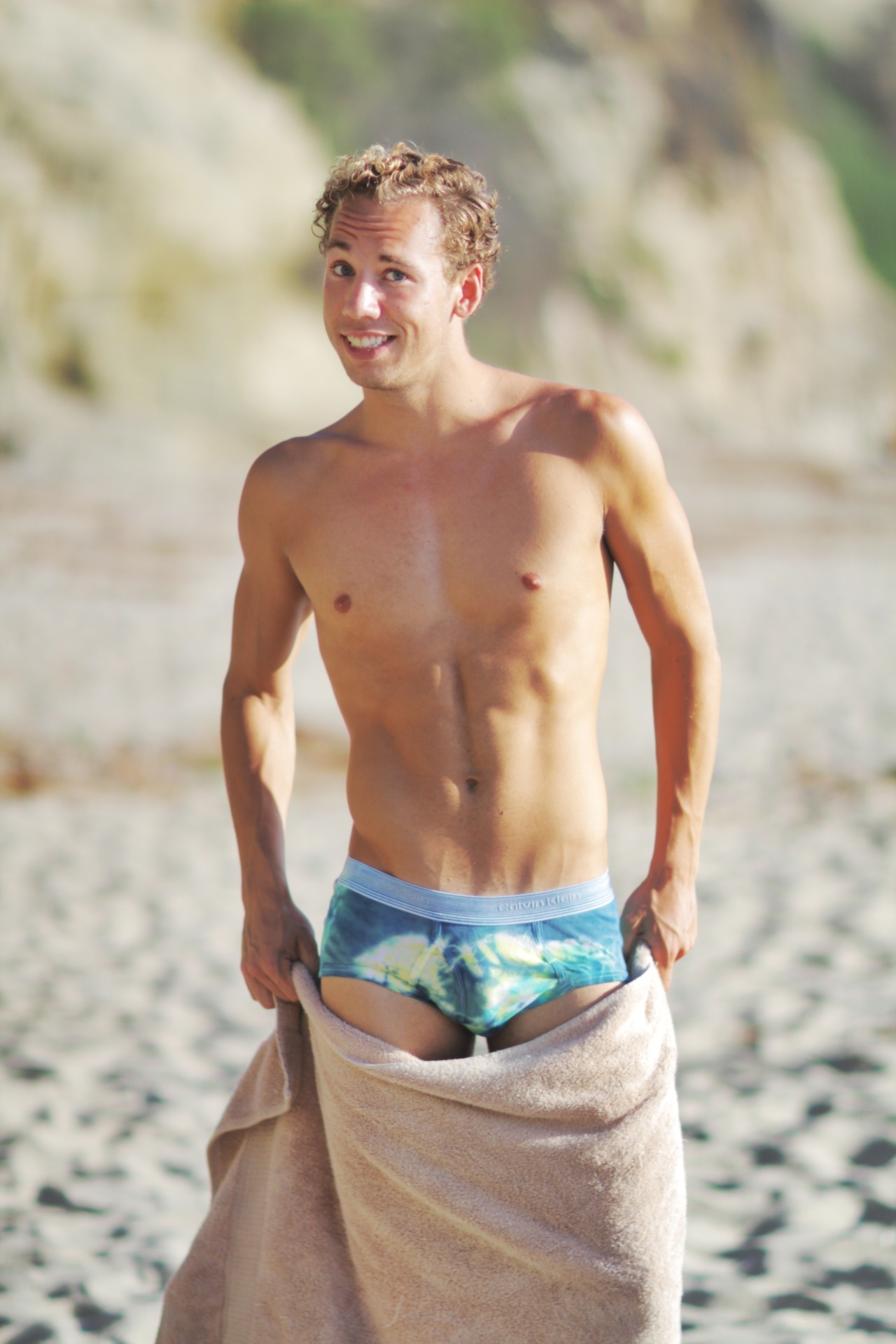briefsgalore:  Every day new hot guys showing off their body in briefs or speedos! Check