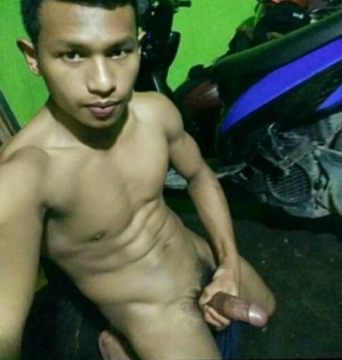 Porn Pics mashitayeah:The Indonesian gym trainer returns.