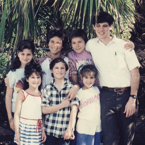 rivjudephoenix:Rare photo of the Phoenix family with Vegetarian Times founder, Paul Obis