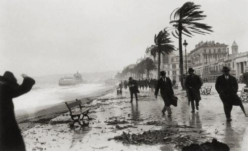 vaninnavaninni:Jacques-Henri Lartigue - Storm in Nice, France (1925)