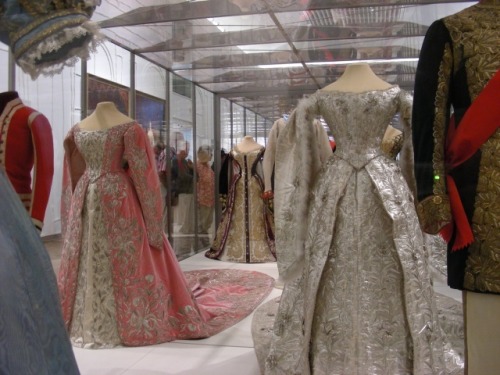 glitterofthepast: ghosts-of-imperial-russia:Russian Imperial Court Dress on display at the Hermitage