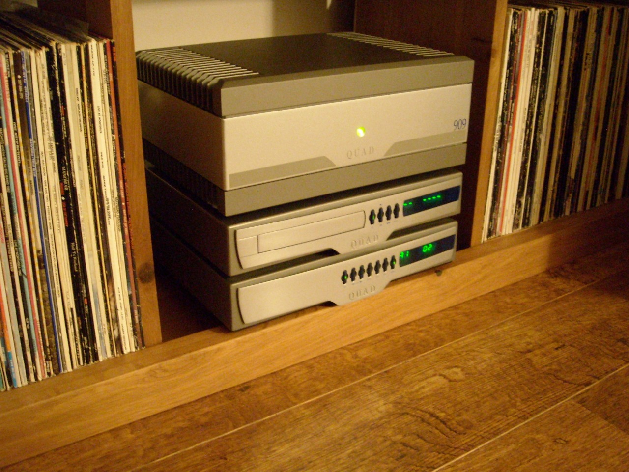 henkuk:  quad 909 and 99 solid state power and pre, cd player, that sweet detailed