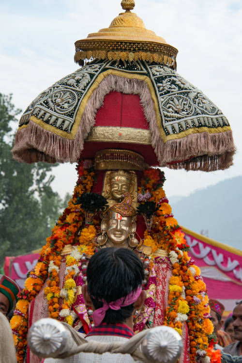 Gods in procesion, Sri Pundir Devata, Himachal Pradesh