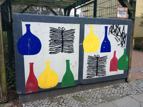 Recycle in style on (upper) Kienitzerstr. ace illustration - who is the artist? Super cool.