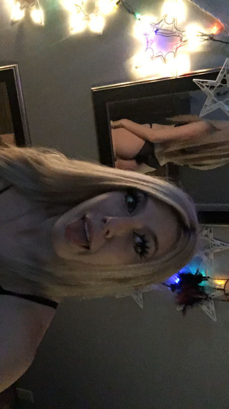 blondieloveee:http://www.onlyfans.com/blondieloveeeOnlyFans