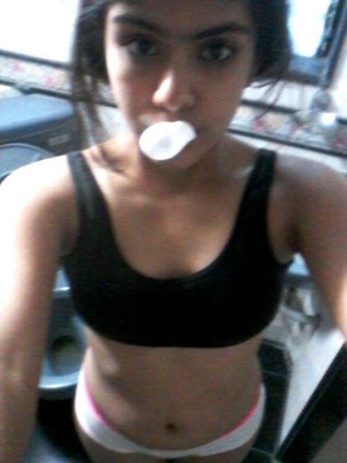indianpakibabes: desi hindu baby doll part ½