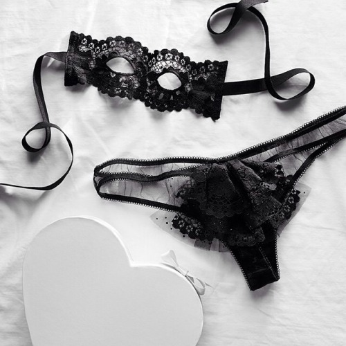 coffeee-and-vogue:dearlie:chlassy:purexity:following back similar :-)XxchlassydearliexxHave courage 