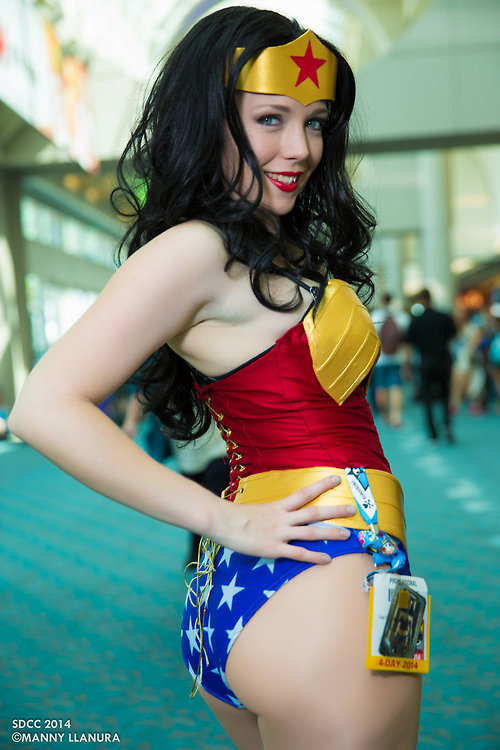 Wonder Women Cosplay Hot