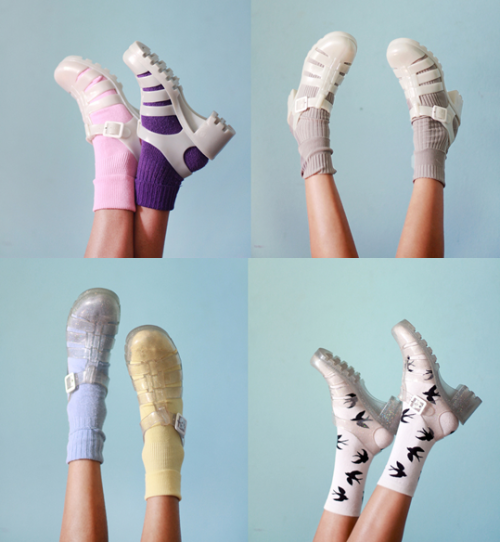 weirhd:  i found these as 2 images but i cropped & put them together! i think it looks cute ok :pp 
