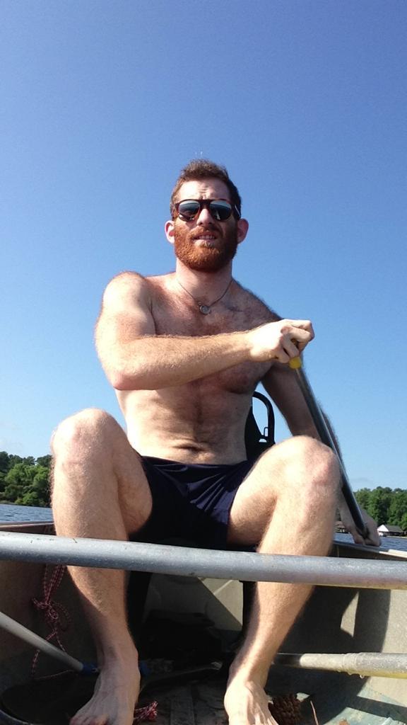 realmenstink:  HOT BEARDED RED !!! 