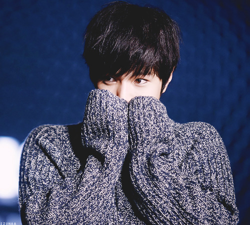 WHY ARE U SO CUUUTTTE >///