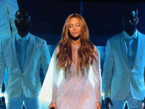 honeybeys:HONESTLY LOOK AT HER