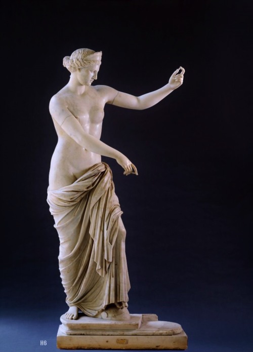 hadrian6:Aphrodite. from the amphitheater of Capua. Roman. AD.117-138. marble.hadrian6.tumblr