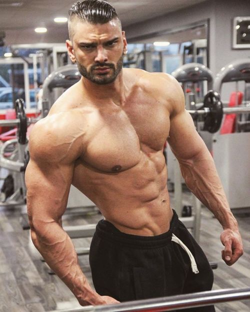 whitepapermuscle:  Valentin Mitev