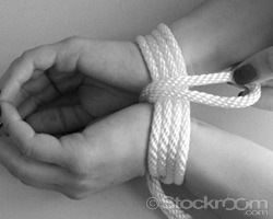 dare-master:  How To Tie A Double Rope Cuff With Ring   This easy rope bondage tutorial