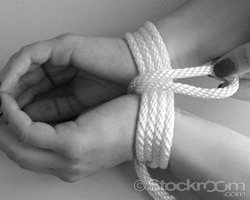 Porn dare-master:  How To Tie A Double Rope Cuff photos