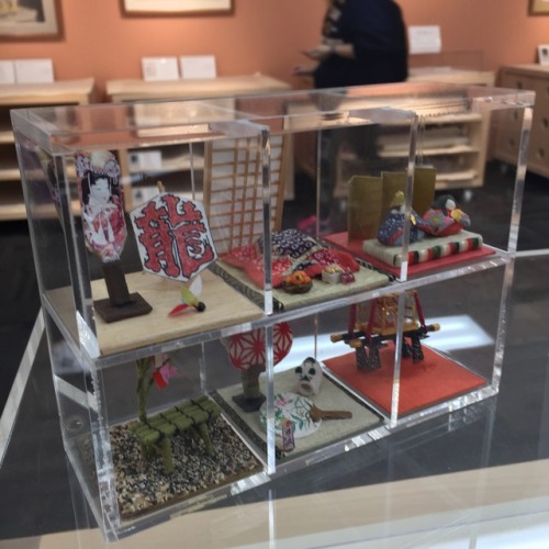tokyomicma:  went to a washi (japanese style of paper) shop/museum the other day in nihombashi. everything there is made of paper (except the bottom pic thats just a street view of the town)
