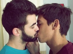 gay-love-is-beautiful:  marcusmarcus73:  &lt;3  YOU need NOT to hide yourself for what you are or love!!!http://gay-love-is-beautiful.tumblr.com/Instagram: gayloveisbeautiful.tumblr