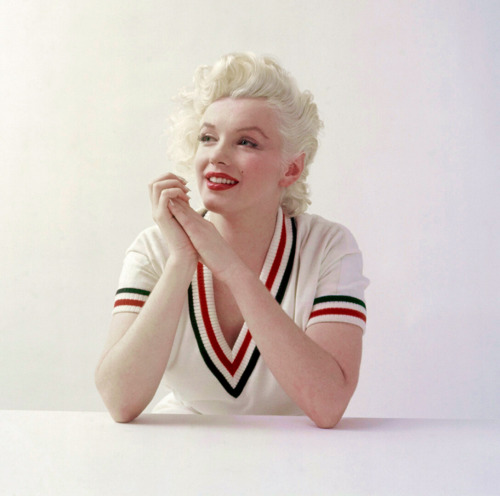 thecinamonroe:  Marilyn Monroe in the ‘V