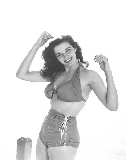 black-0rpheus:  Jane Russell photographed