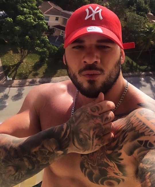 rico-bear:  musclecorps:    😍
